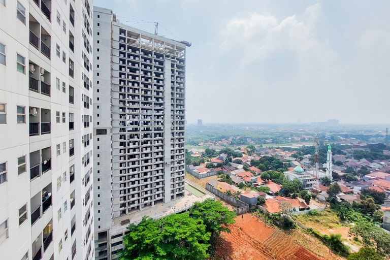 Exterior & Views, Comfortable and Warm 2BR Parkland Avenue Apartment By Travelio, South Tangerang