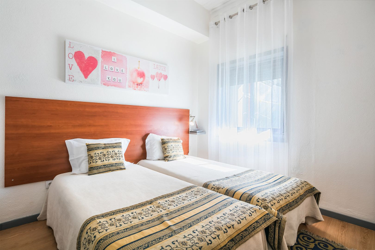 Bedroom 2, Apartamento A Francos Garden Avenue, Porto
