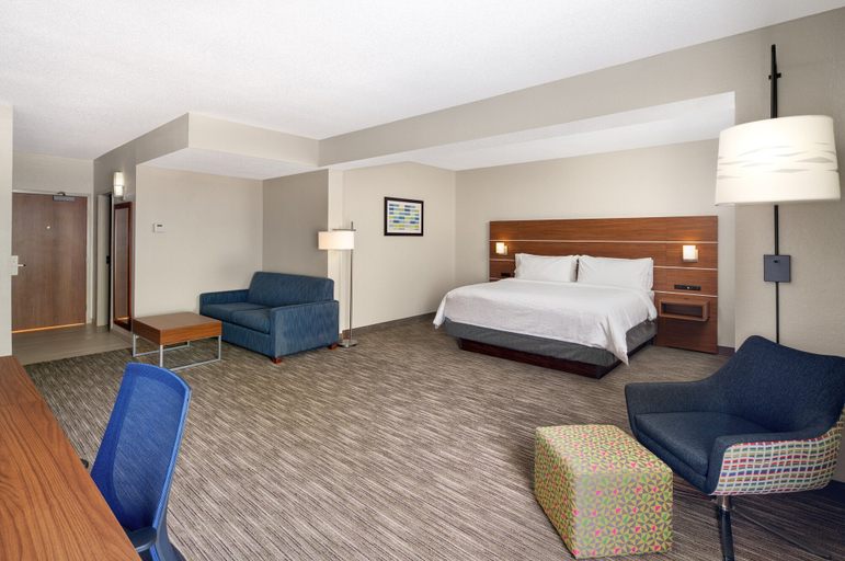 Bedroom 4, Holiday Inn Express STATESBORO by IHG, Bulloch
