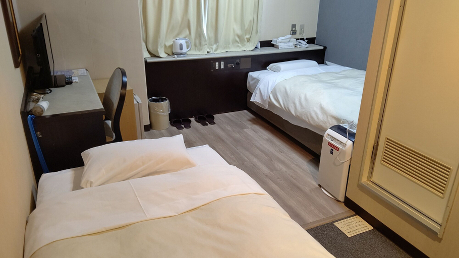 Bedroom 3, Tsuyama Central Hotel Town House, Tsuyama