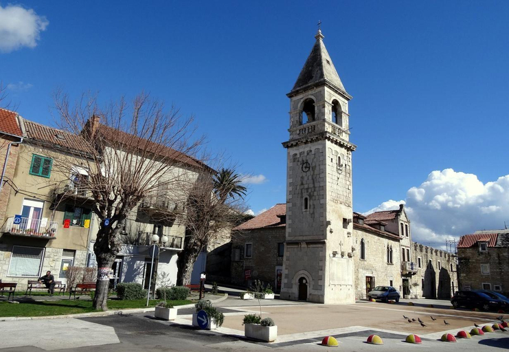 Surrounding environment, Sea View Apartment in an Historic Castle for 4 guests, Kaštela