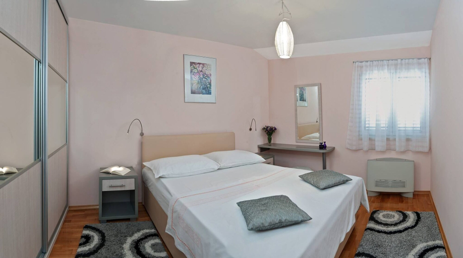 Bedroom 2, Villa Vilovic, Makarska