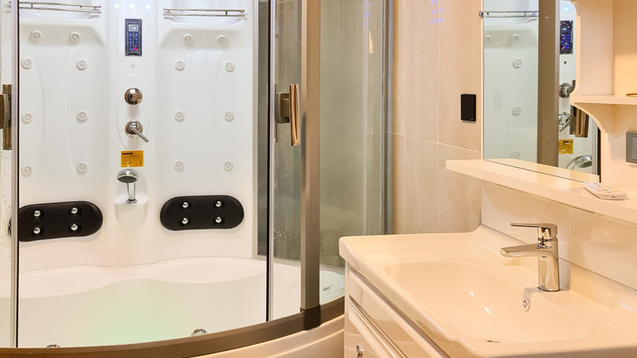 Bathroom 3, Lynson Africa Resort, Narok North