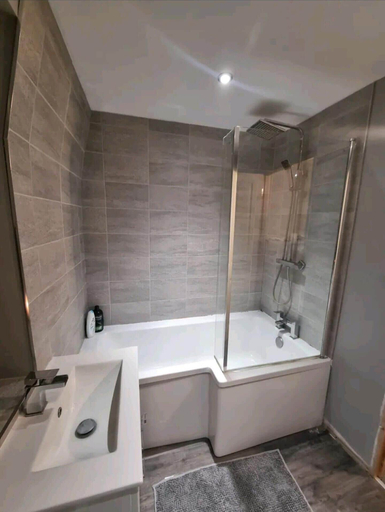 Bathroom, Remarkable 3-bed House in Chelmsford, Essex