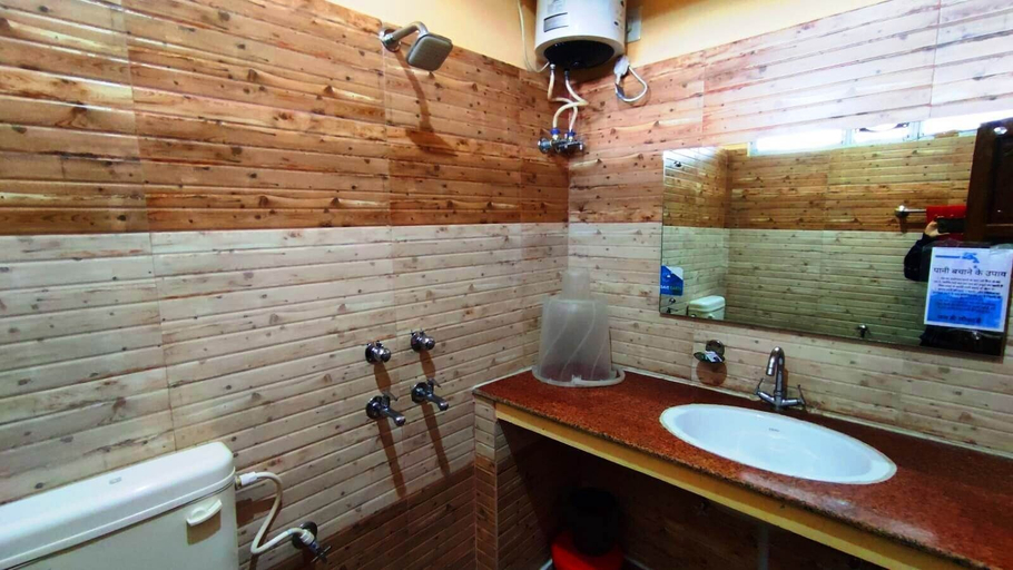 Bathroom, Hotel Sheetal Tower, Garhwal