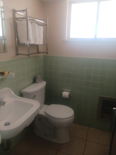 Bathroom 4, The Dietzel, Gillespie