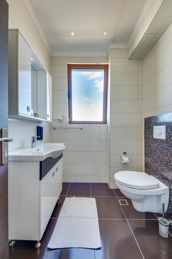 Bathroom 4, Hotel Montefila