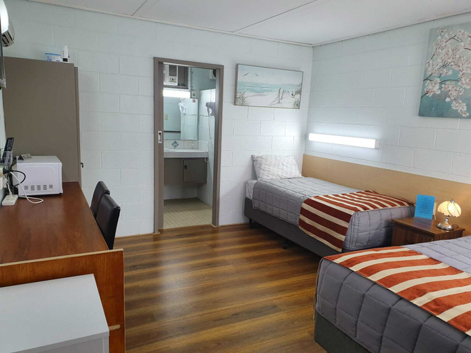 Bedroom 2, Morwell Parkside Motel, Latrobe - Morwell
