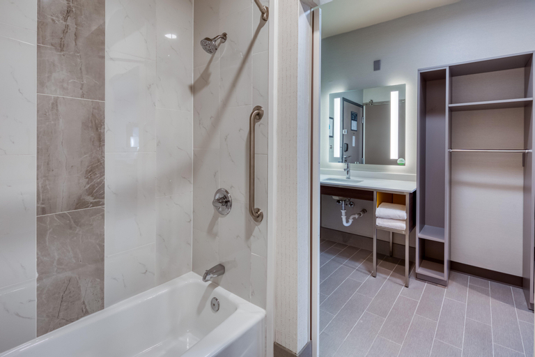 Bathroom 4