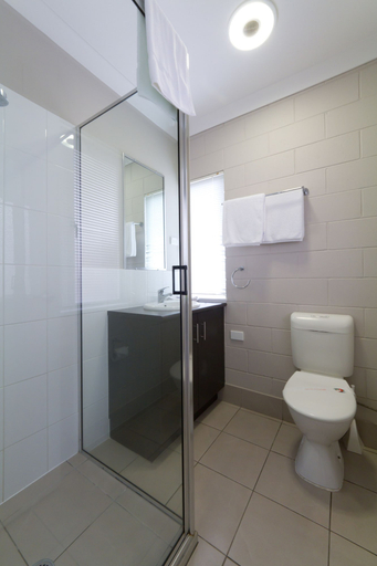 Bathroom 3, Rockhampton Serviced Apartments, Rockhampton