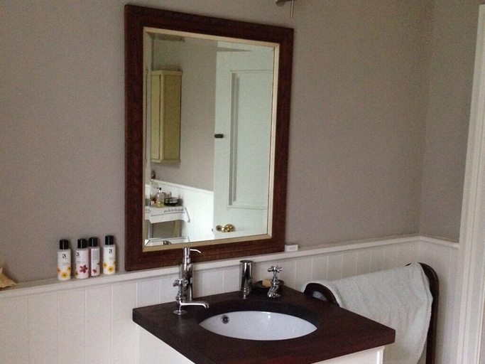 Bathroom 4, Lough Bawn House