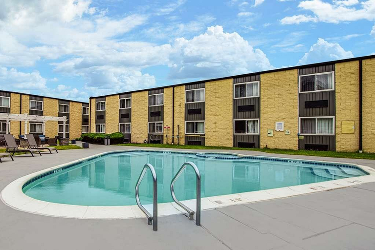 Sport & Beauty 5, SureStay Plus Hotel by Best Western McGuire AFB Ja, Burlington