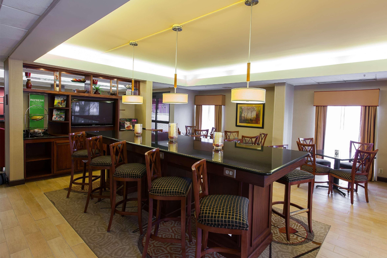 Food & Drinks 5, Hampton Inn Raleigh- Garner, Wake