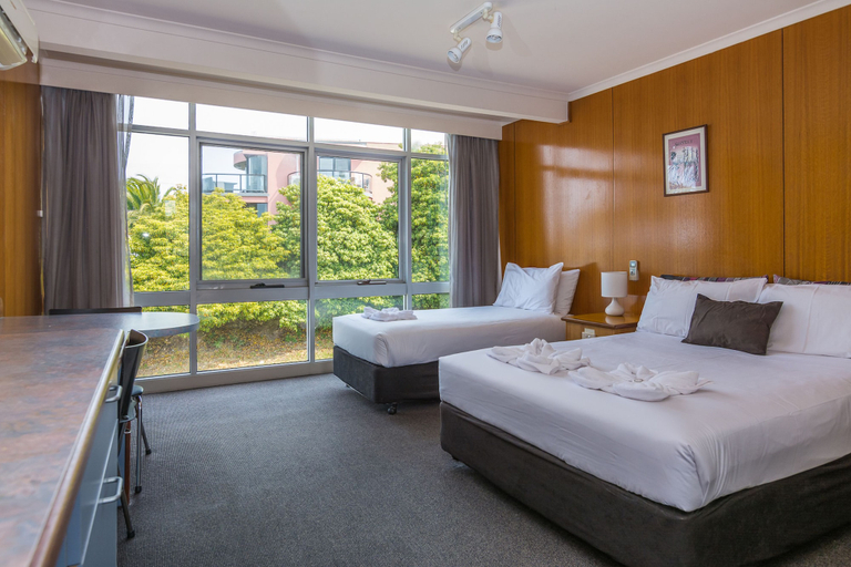 Bedroom 2, Merimbula Lakeview Hotel, Bega Valley