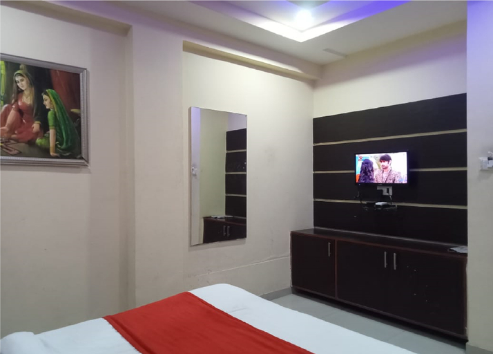 Others 5, Hotel Krishna Palace Vastrapur, Ahmadabad