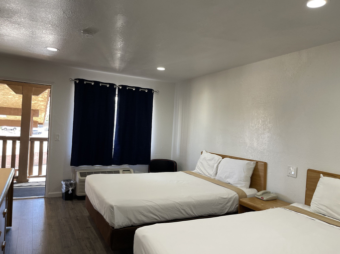 Bedroom 3, Palms Inn & Suites, Los Angeles