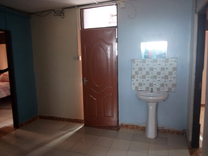 Bathroom, Stansted Annex Hotel, North Imenti