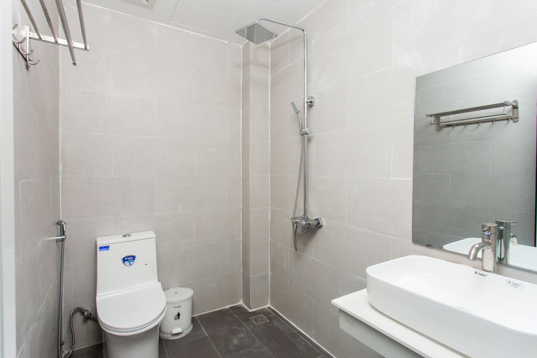 Bathroom 4, NOS House, Da Nang
