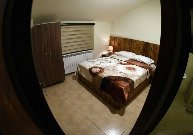 Bedroom 2, Villars, Kasrouane