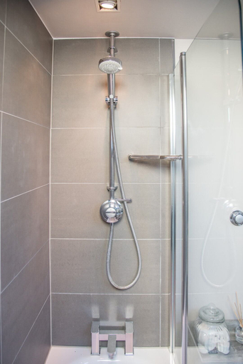 Bathroom 4, Crown Cottage, Orford, Suffolk