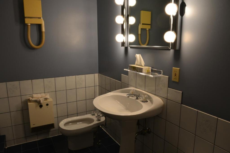 Bathroom 5, Travelodge by Wyndham Saint-Liboire, Les Maskoutains