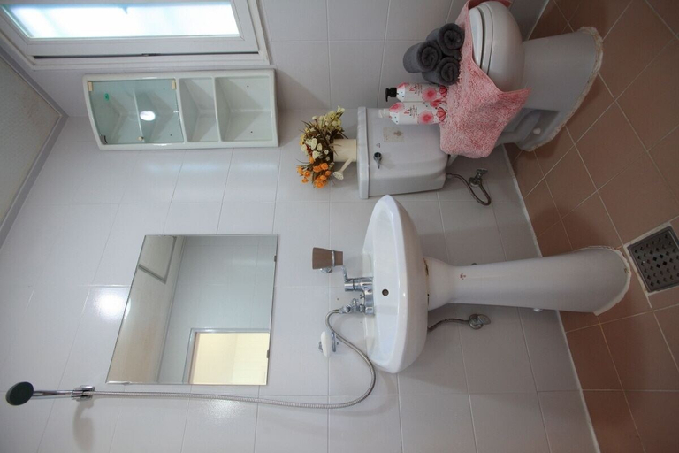 Bathroom, Edelweiss Pension, Pyeongchang