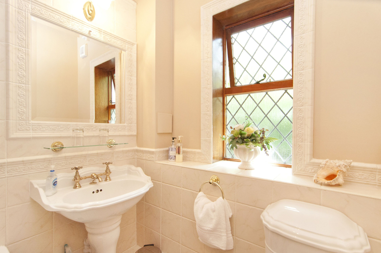 Bathroom 4, Bankton House Hotel, West Lothian