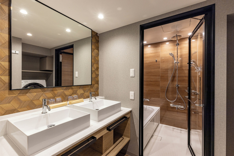 Bathroom 7