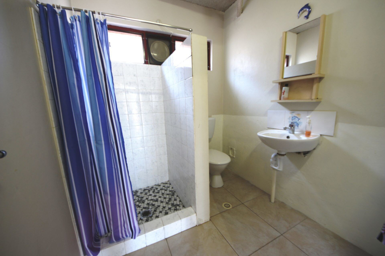 Bathroom, Anglers Lodge Unit 1 at South West Rocks, Kempsey