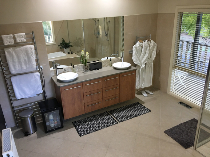 Bathroom 4