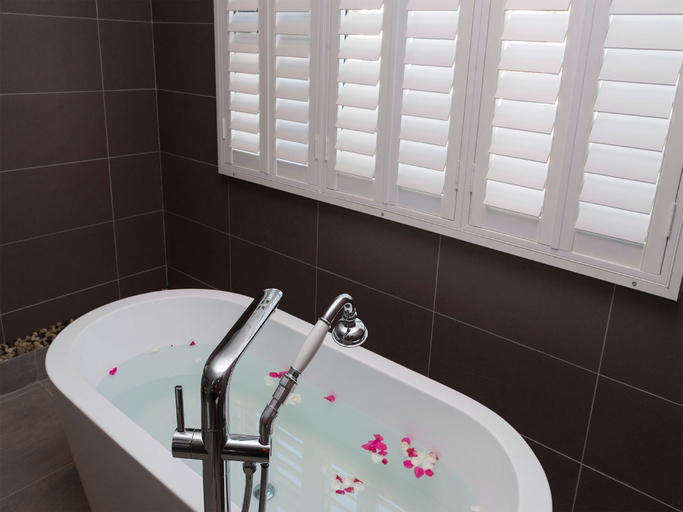Bathroom 5, Pereybere Hotel & Spa
