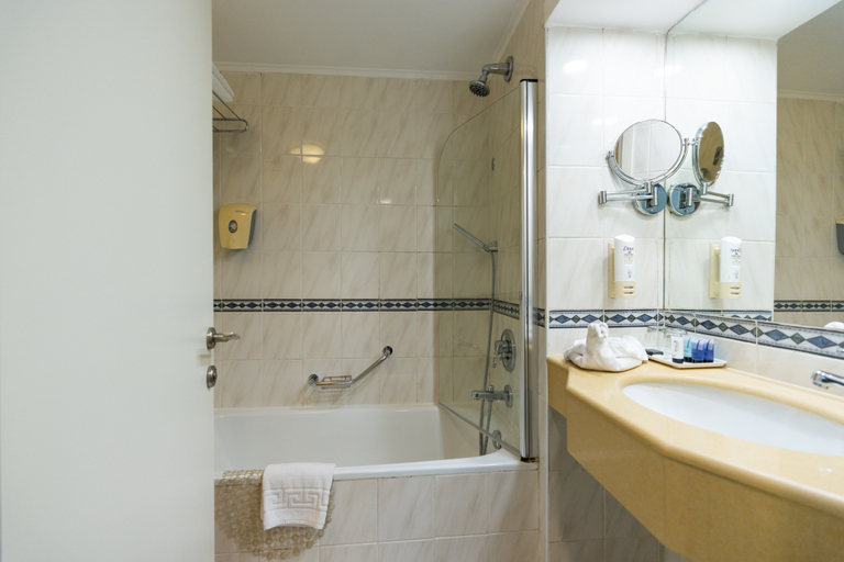 Bathroom 5, Grand Beach Tel Aviv