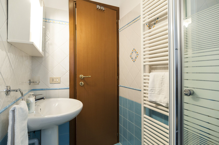 Bathroom 4, Casa Vacanza Minerva, Latina