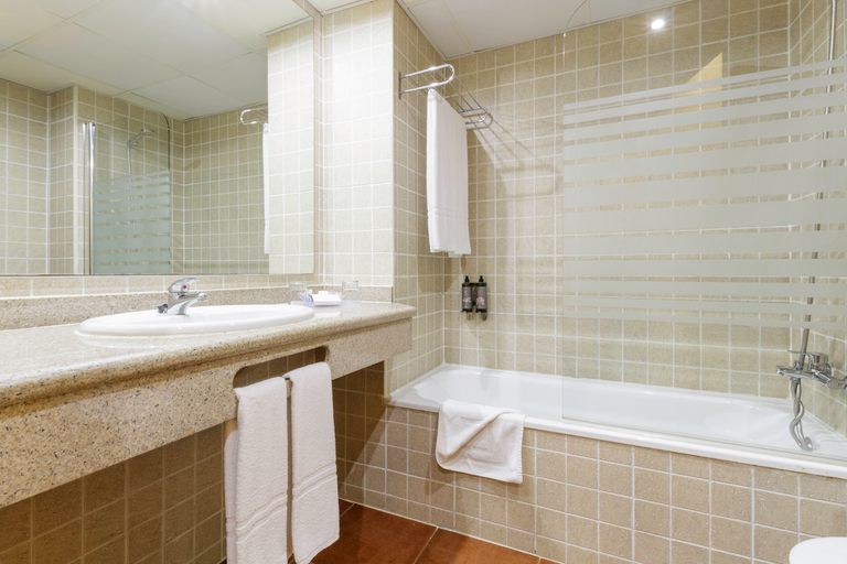 Bathroom 5, Hotel Best Alcazar, Granada