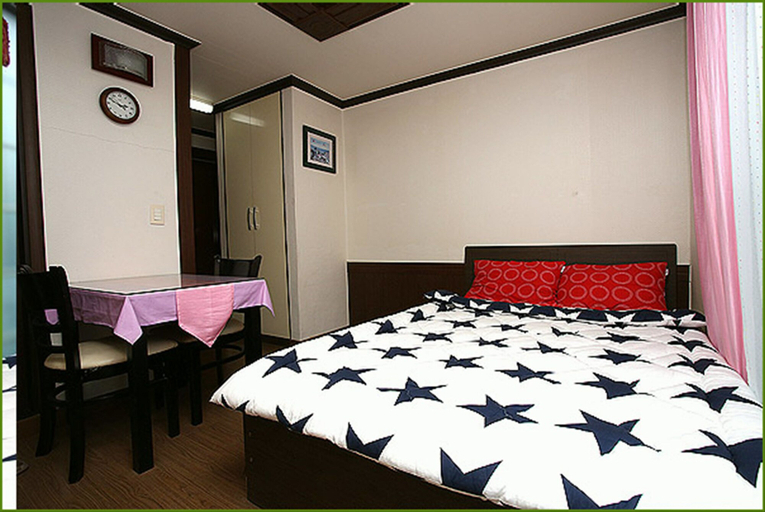 Bedroom 3, First Pension, Taean