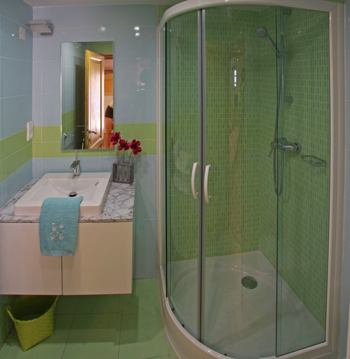 Bathroom 5, Latu Corsu - Cote Corse, Haute-Corse