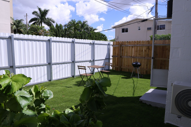 Exterior & Views 2, Douglas Rd Apartments, Miami-Dade