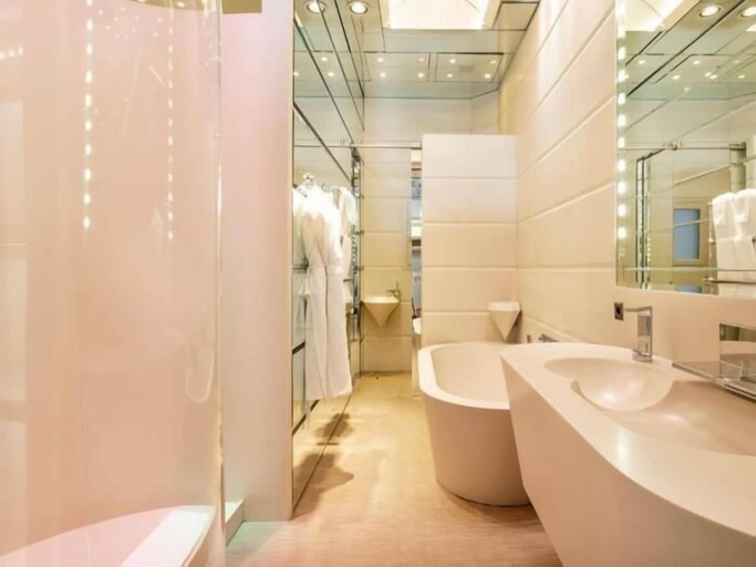 Bathroom 4, El Palauet Modernist Suites Barcelona, Barcelona
