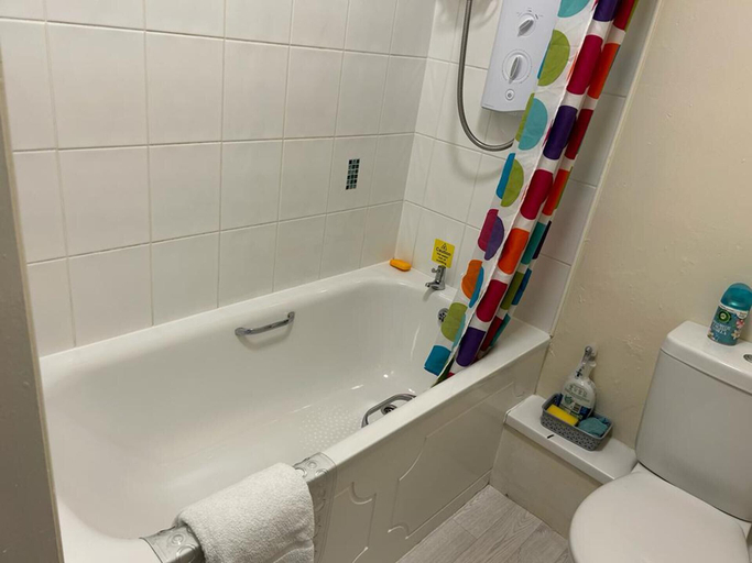 Bathroom, Leeds Cute 1 bed Apt, Garden, Free Wifi & Parking, Leeds