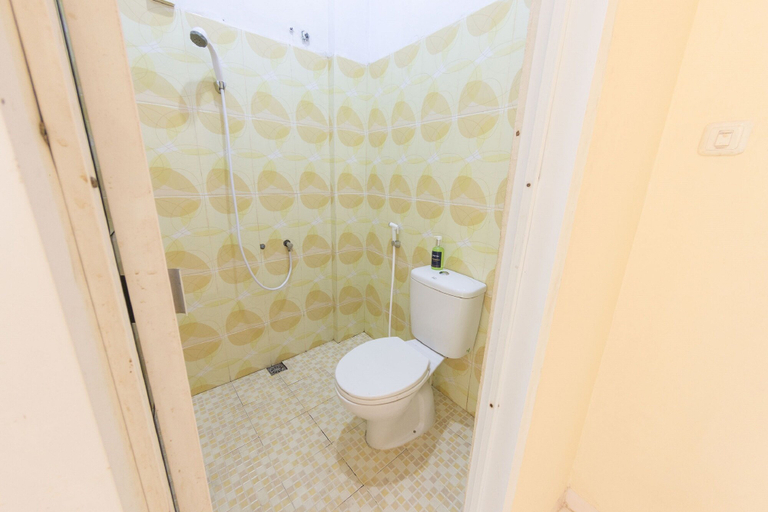 Bathroom, Hotel O Pondok Bintang, Gowa
