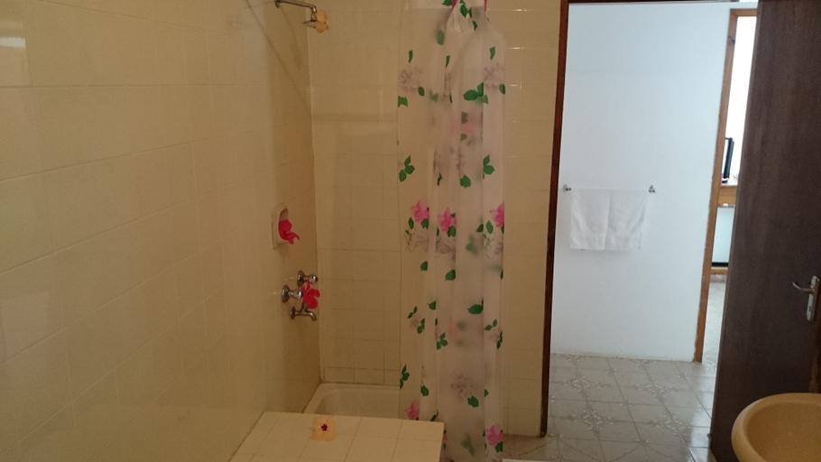 Bathroom 5, C'est Mon Choix