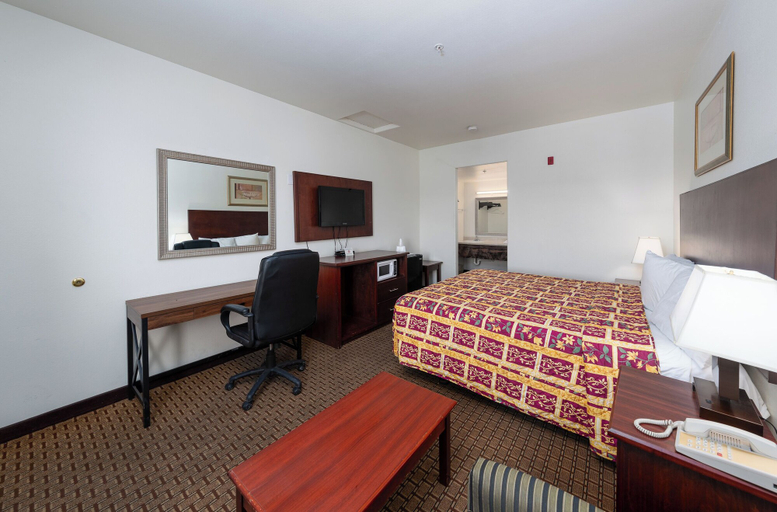 Bedroom 3, America Inn & Suites, Kern