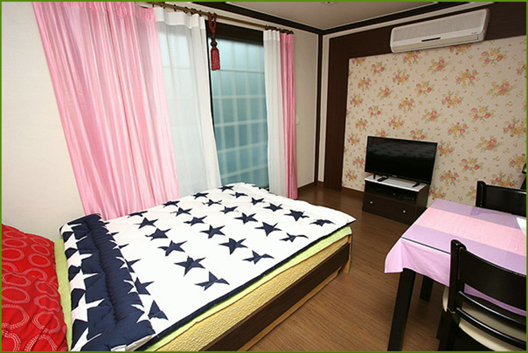 Bedroom 3, First Pension, Taean