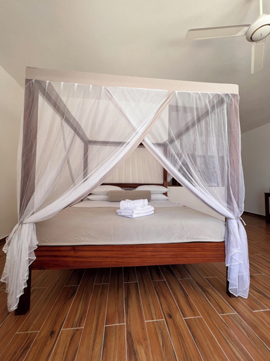 Bedroom 2, S&S Hotel, Kusini