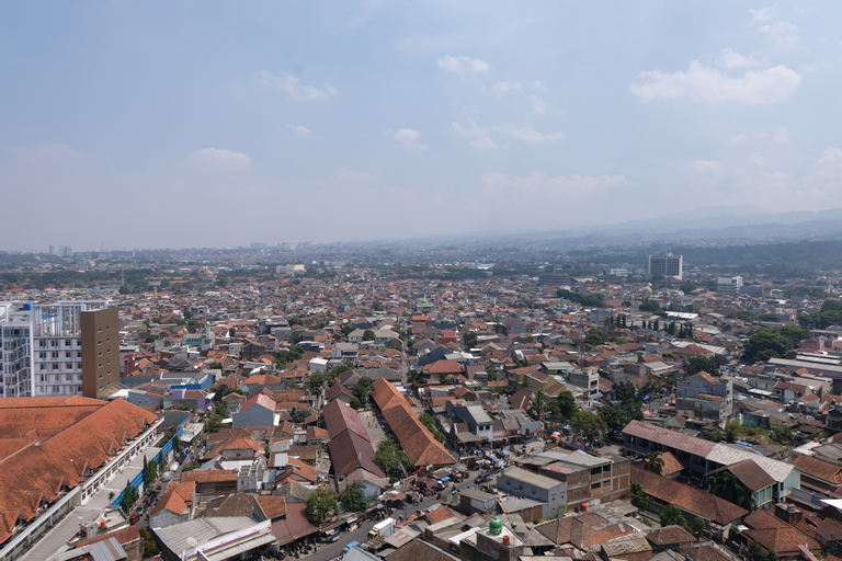 Exterior & Views 5, Spacious and Modern 3BR Apartment at Gateway Ahmad Yani Cicadas By Travelio, Bandung