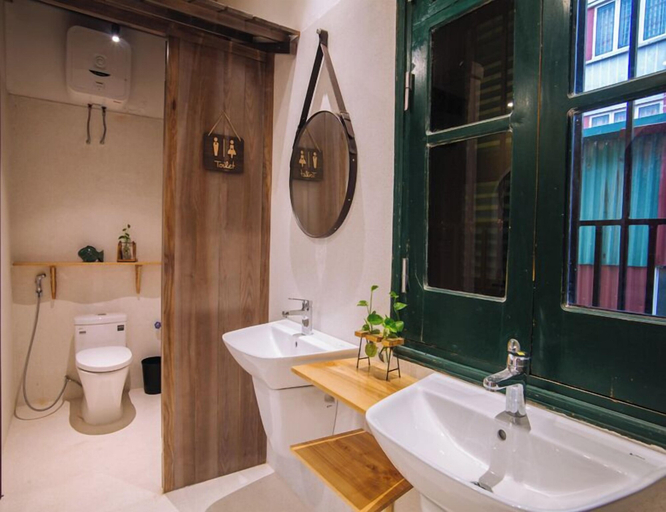 Bathroom, Tonkin782Homestay, Hoàng Mai