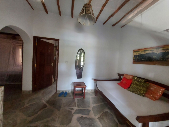 Others 5, Sofia House, Malindi