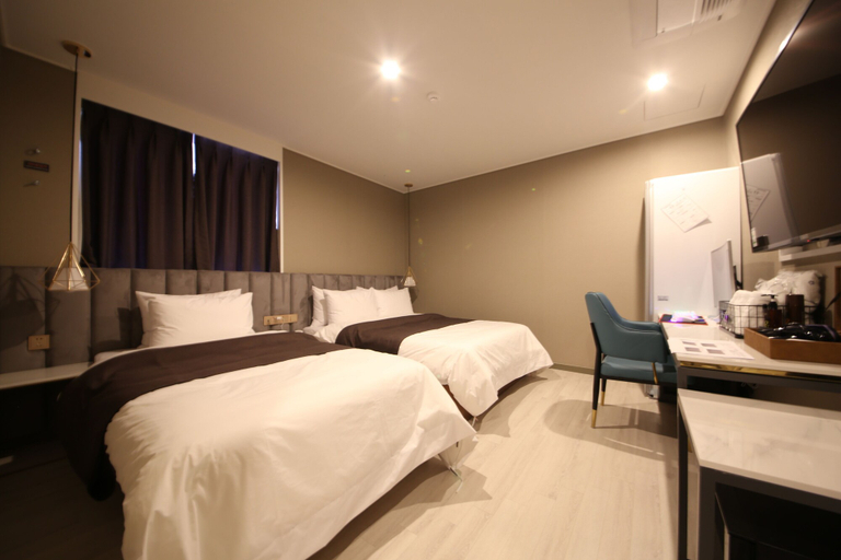 Bedroom 3, Den Basta Hotel, Sasang