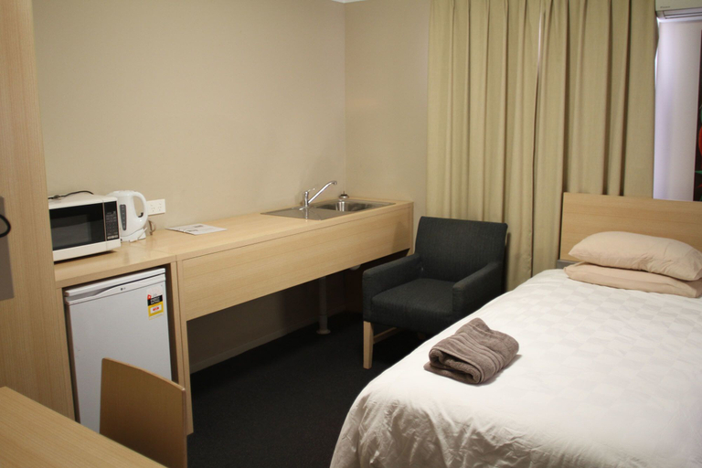 Bedroom 4, Irish Club Accommodation, Mount Isa