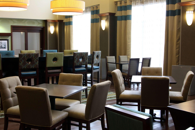 Food & Drinks 5, Hampton Inn & Suites Paducah , McCracken